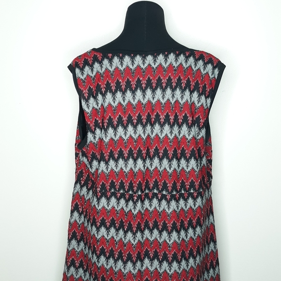 Torrid Metallic Chevron Pattern Top 2X Bla… - Picture 7 of 7